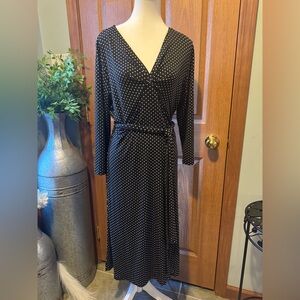 TALBOTS  Woman’s Size 12 Blk/Wht Polka Dot MIDI Non-wrinkle Dress w/ Belt EUC